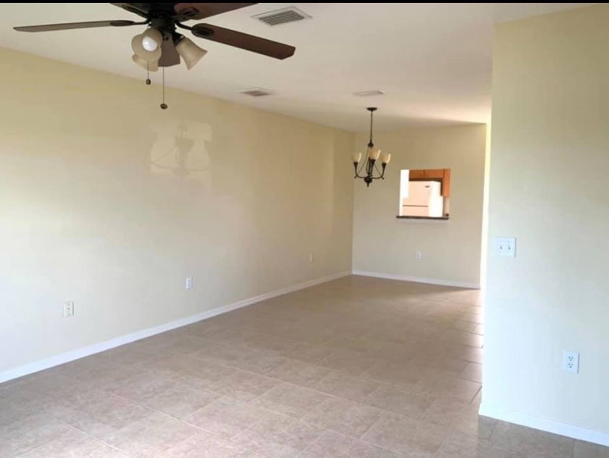 Apartment for rent at 1007 57th Ave W, Bradenton, FL 34207
