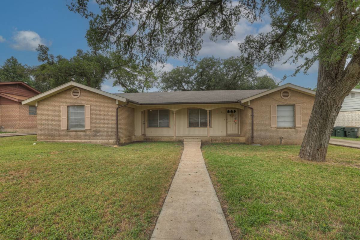 Apartment for rent at 334 336 Craddock Ave, San Marcos, TX 78666