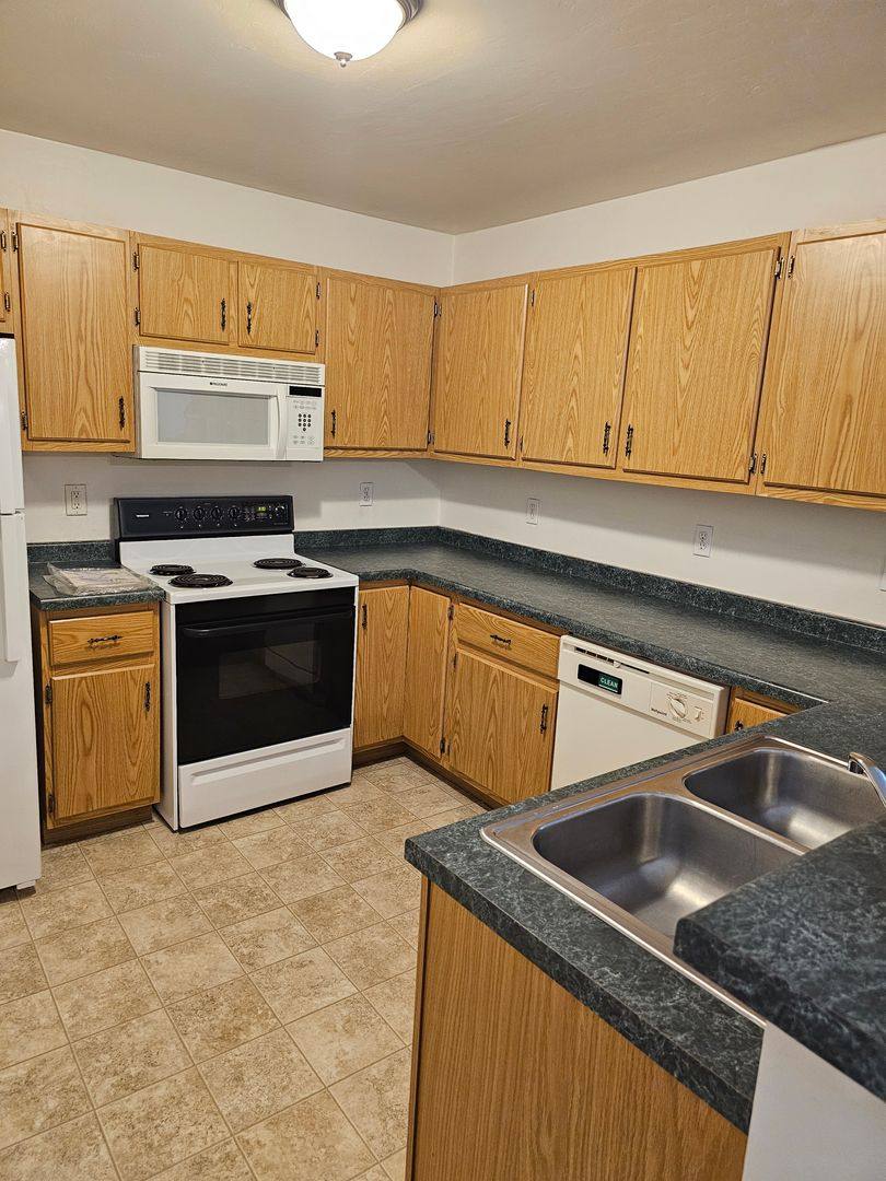 Apartment for rent at 1053-63-73-83 Stillmeadow Lane, Menasha, WI 54952