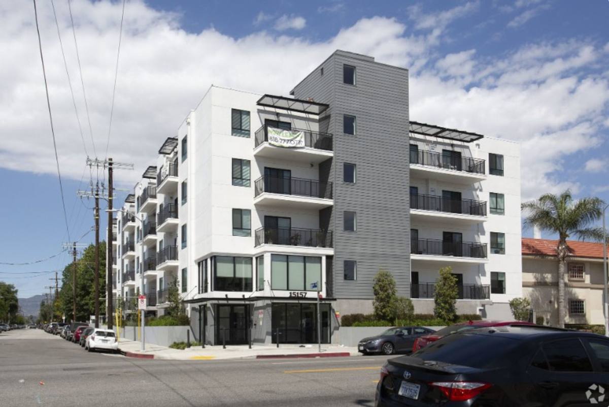 Apartment for rent at 15157 Roscoe Blvd, Panorama City, CA 91402