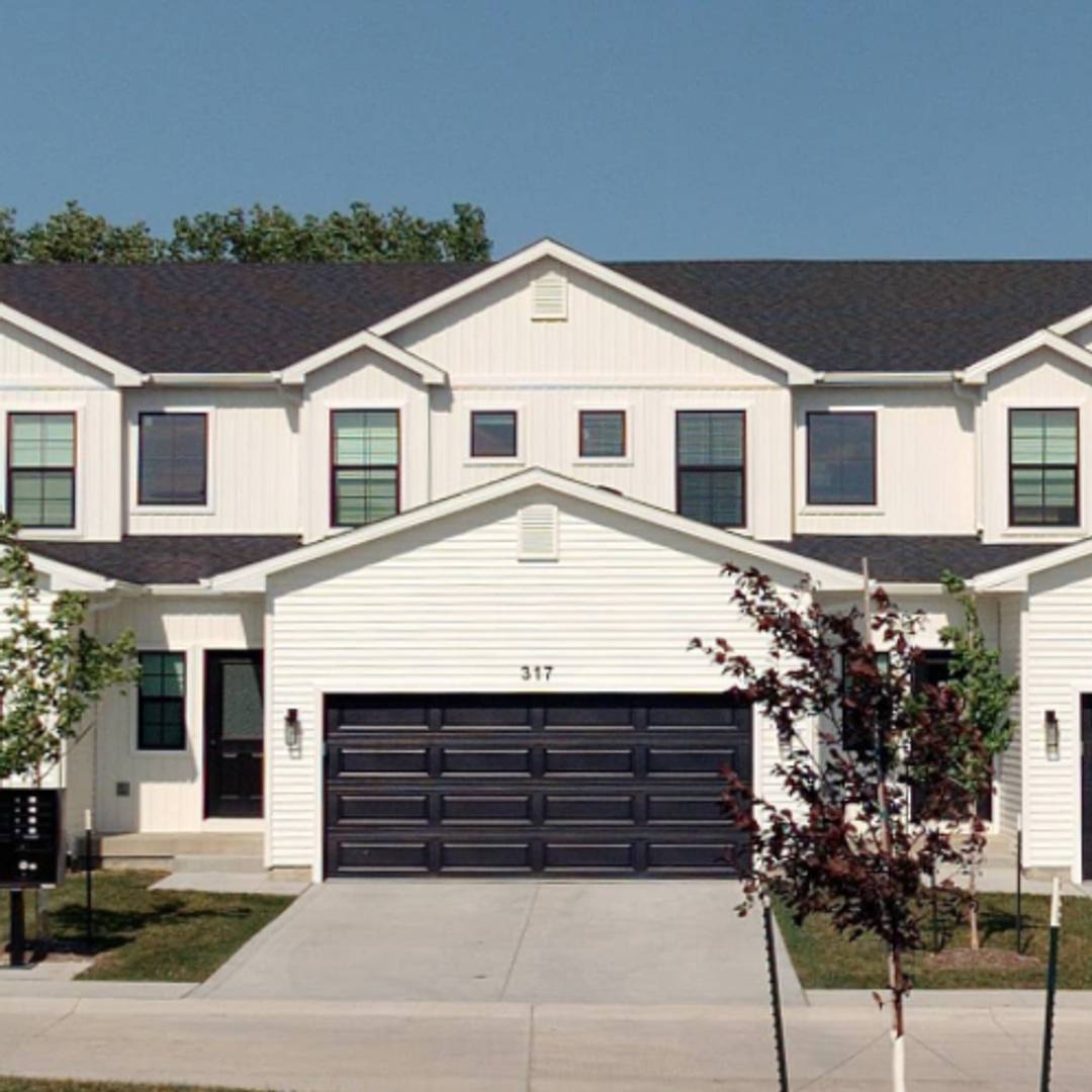 Townhouse for rent at 311 SW Brookside Dr, Grimes, IA 50111