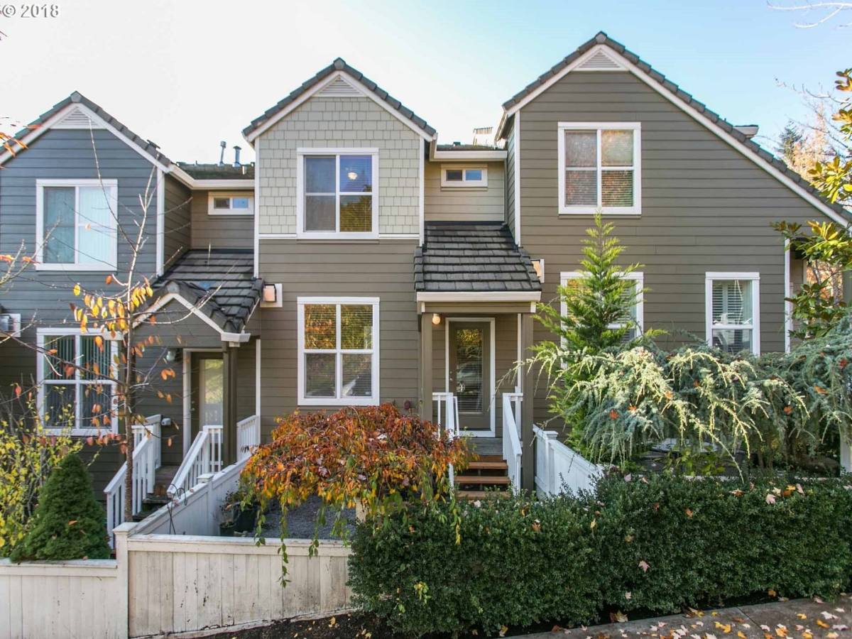 Townhouse for rent at 2872 NW Kennedy Court, Portland, OR 97229