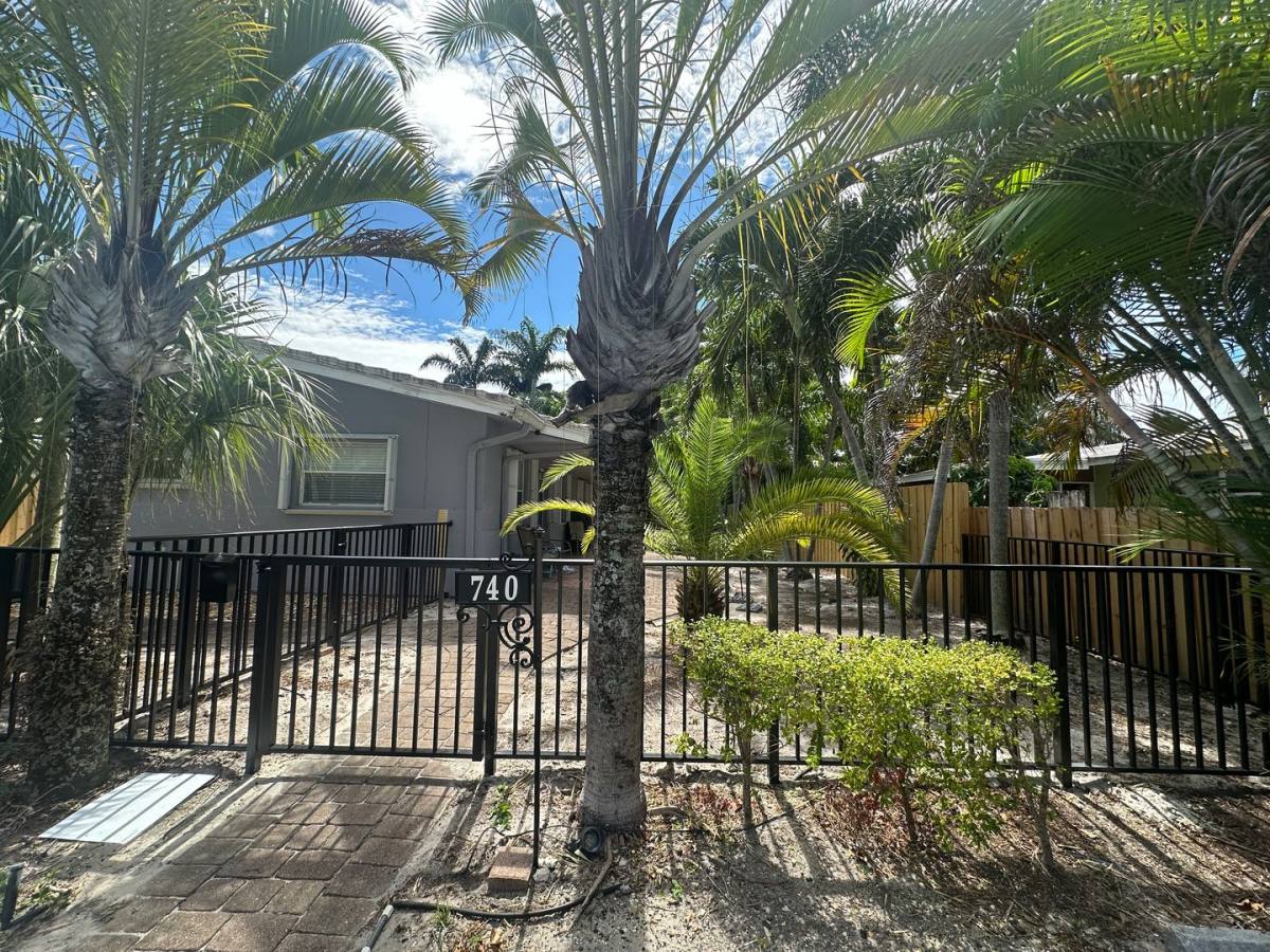 Apartment for rent at 740 NE 37th St, Fort Lauderdale, FL 33334