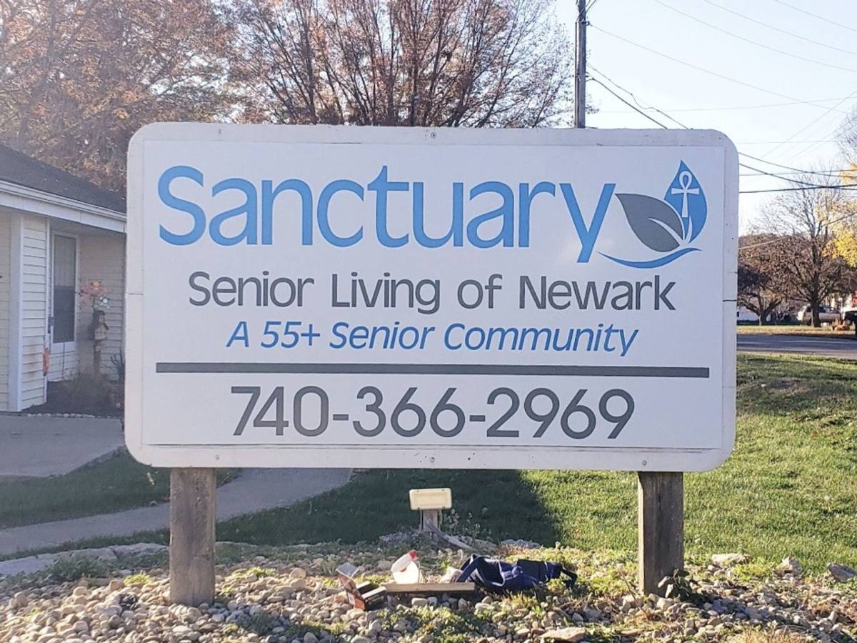 Apartment for rent at 425 Senior Dr E, Newark, OH 43055