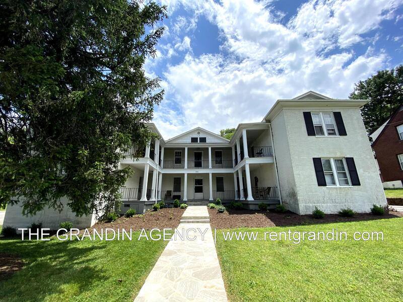 Apartment for rent at 2504 Longview Ave SW #1, Roanoke, VA 24014