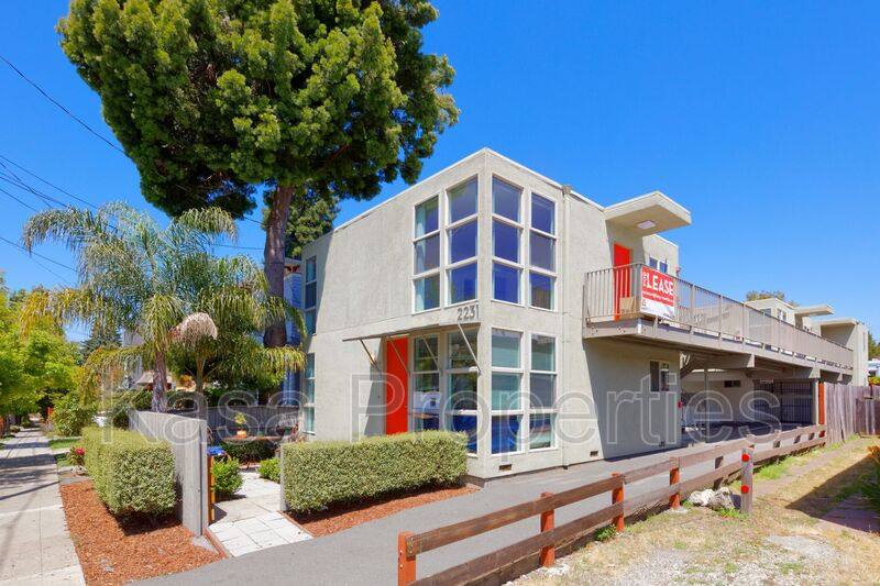Apartment for rent at 2231 Ward St #A, Berkeley, CA 94705