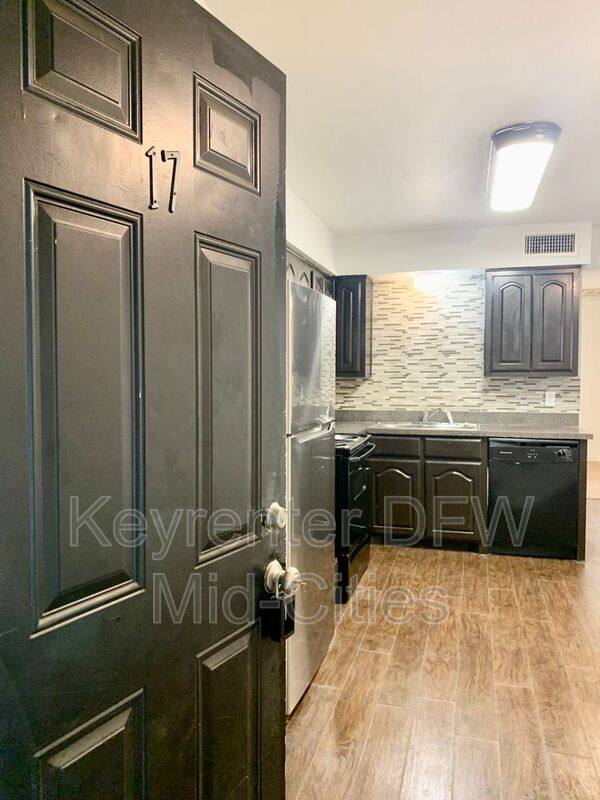 Apartment for rent at 1117 Franklin Dr #17, Hutchins, TX 75141