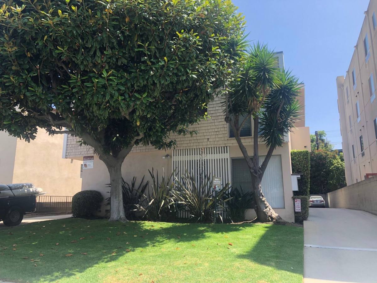Apartment for rent at 1906 Selby Ave, Los Angeles, CA 90025
