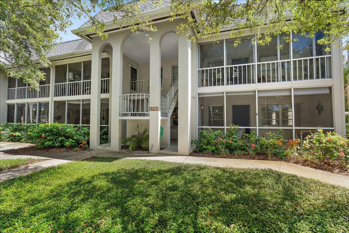 Condo for rent at 3745 Almeria Ave, Sarasota, FL 34239