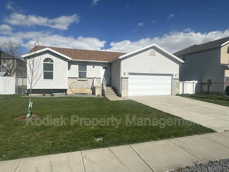 House for rent at 1312 N 100 W, Layton, UT 84041