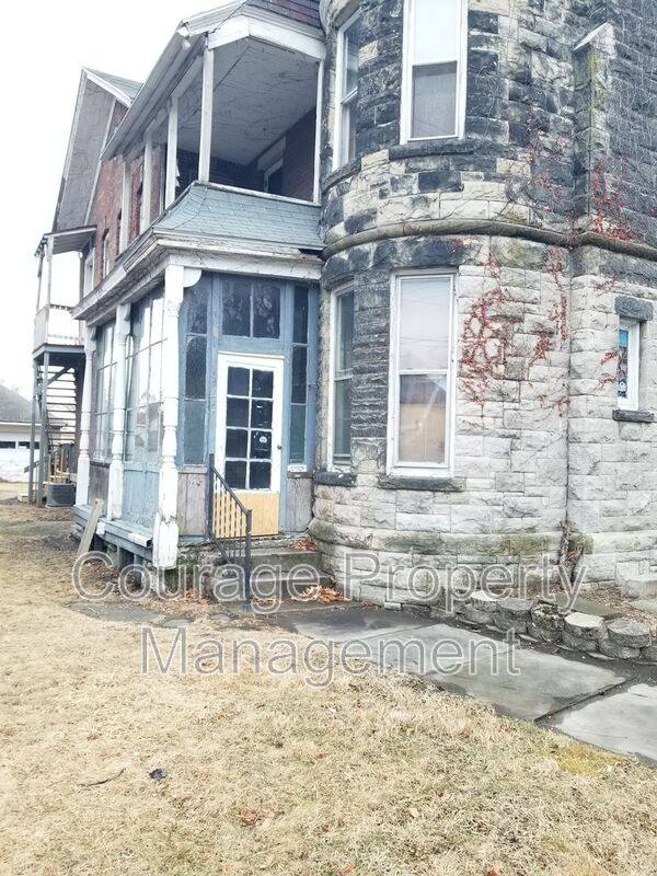 Apartment for rent at 917 Lake St #1, Elmira, NY 14901