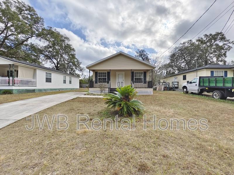 House for rent at 1205 E St, Green Cove Springs, FL 32043
