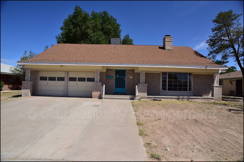 House for rent at 9917 Honolulu Dr, El Paso, TX 79925