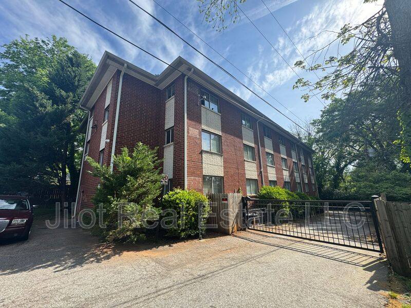 Apartment for rent at 496 Holderness St #4, Atlanta, GA 30310