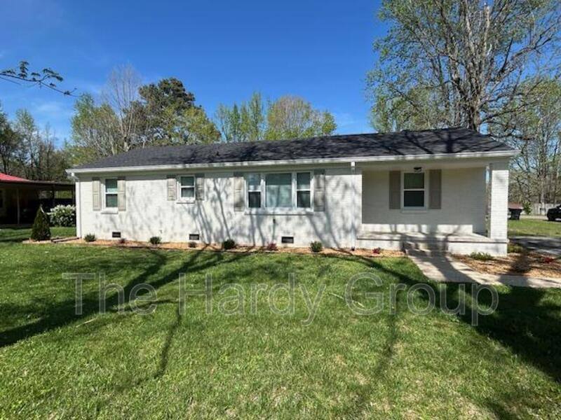 House for rent at 1023 Old Estill Springs Rd, Tullahoma, TN 37388