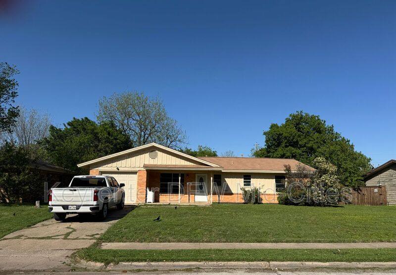 House for rent at 2605 Lasalle Dr, Irving, TX 75062