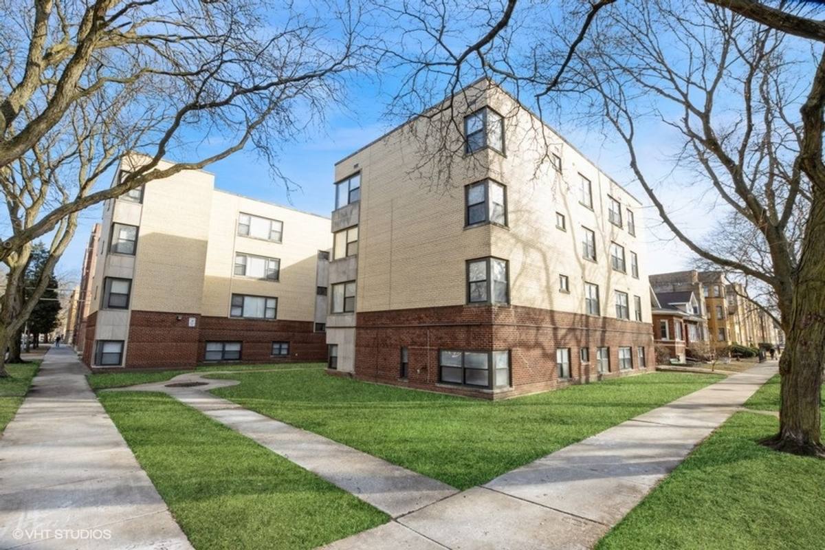 Apartment for rent at 6251 N Talman Ave, Chicago, IL 60659