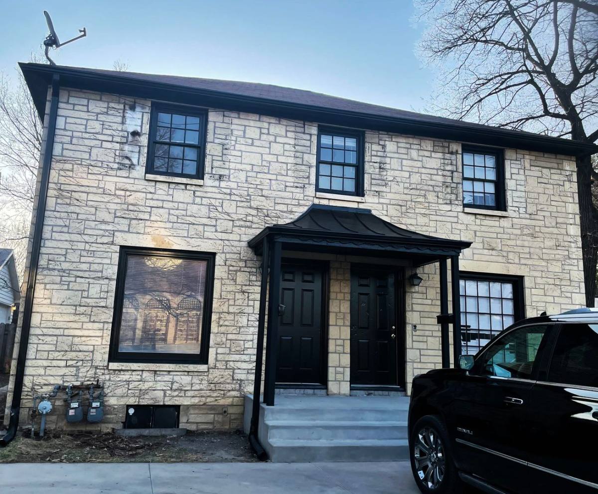 Apartment for rent at 2044 2046 S, Lincoln, NE 68502