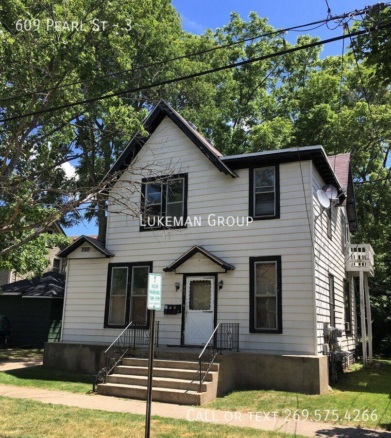 Apartment for rent at 609 Pearl St #3, Kalamazoo, MI 49007