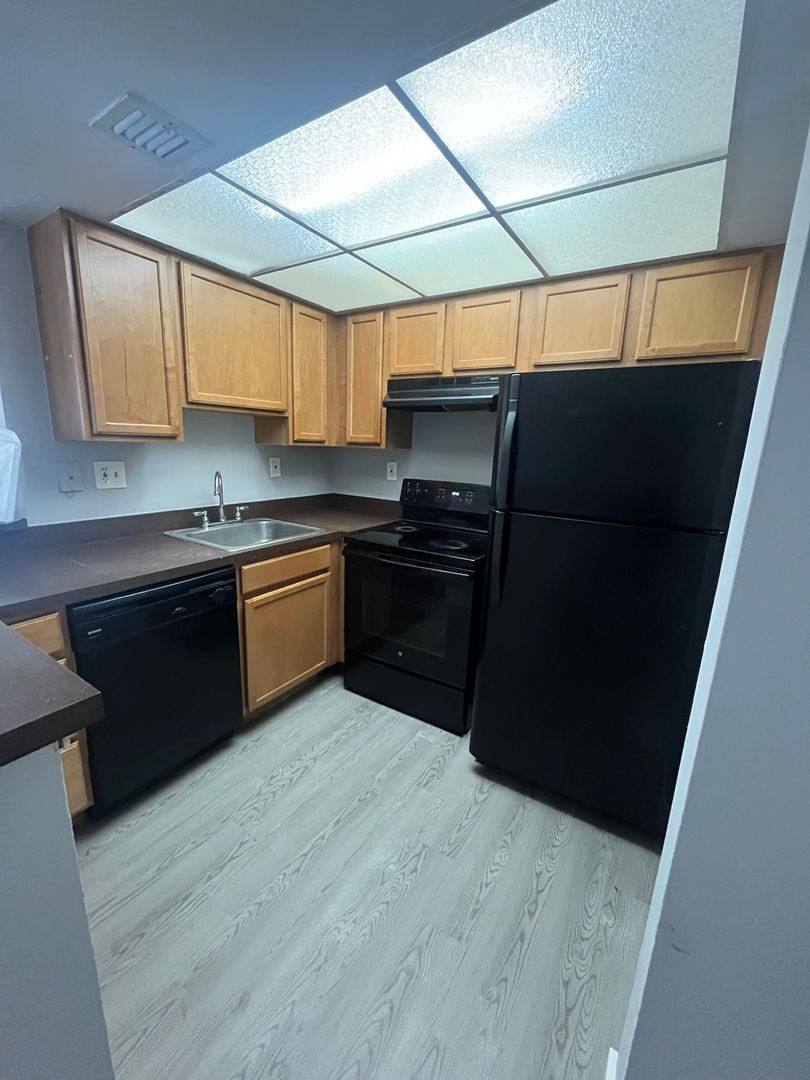 Apartment for rent at 744 Executive Center Dr, West Palm Beach, FL 33401