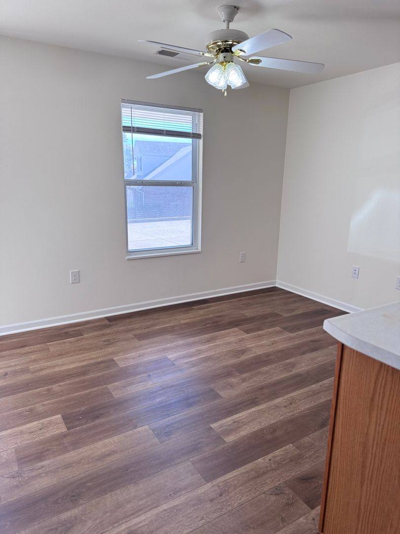 Apartment for rent at 105 Oaktree Lane, Rolla, MO 65401