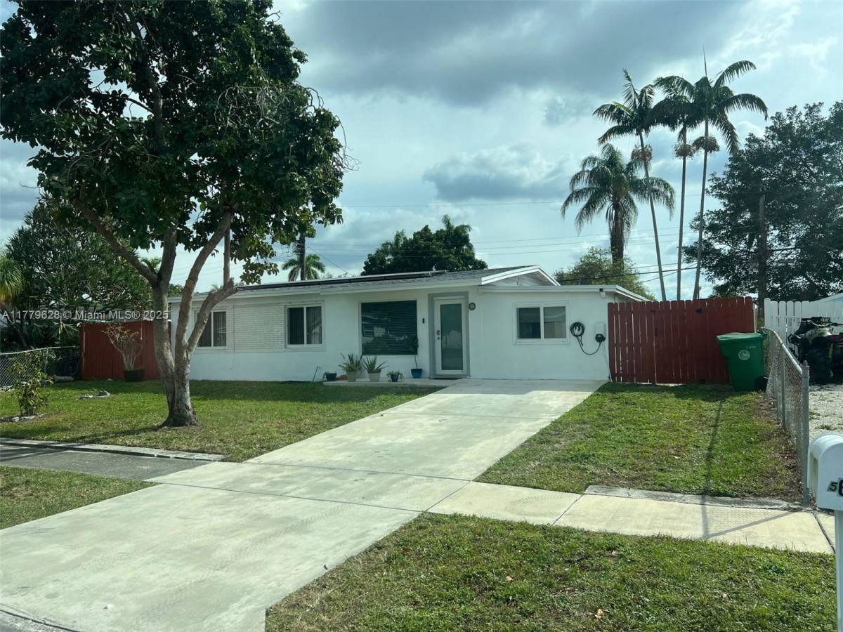 House for rent at 5620 SW 38th St, Fort Lauderdale, FL 33314