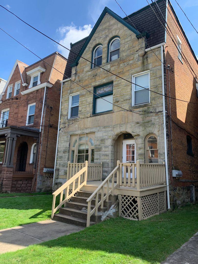 Apartment for rent at 5526 Howe St, Pittsburgh, PA 15232