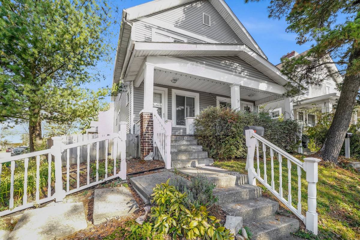 Apartment for rent at 234-236 E Hudson St, Columbus, OH 43202