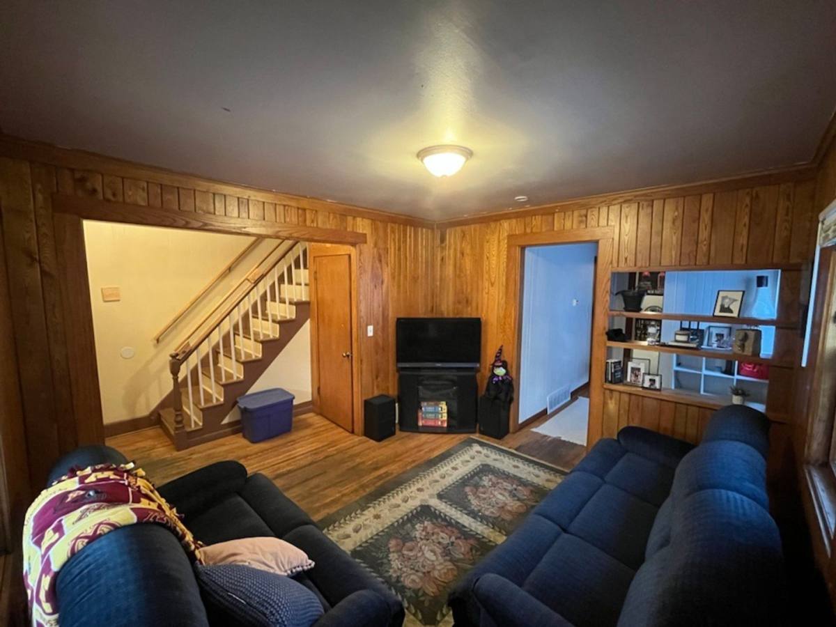 Apartment for rent at 612 11th Ave SE, Minneapolis, MN 55414