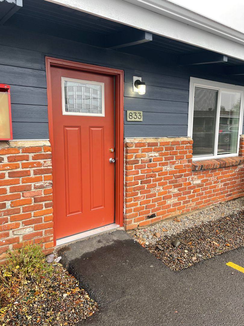 Apartment for rent at 825 SE Waverly Dr, Albany, OR 97321