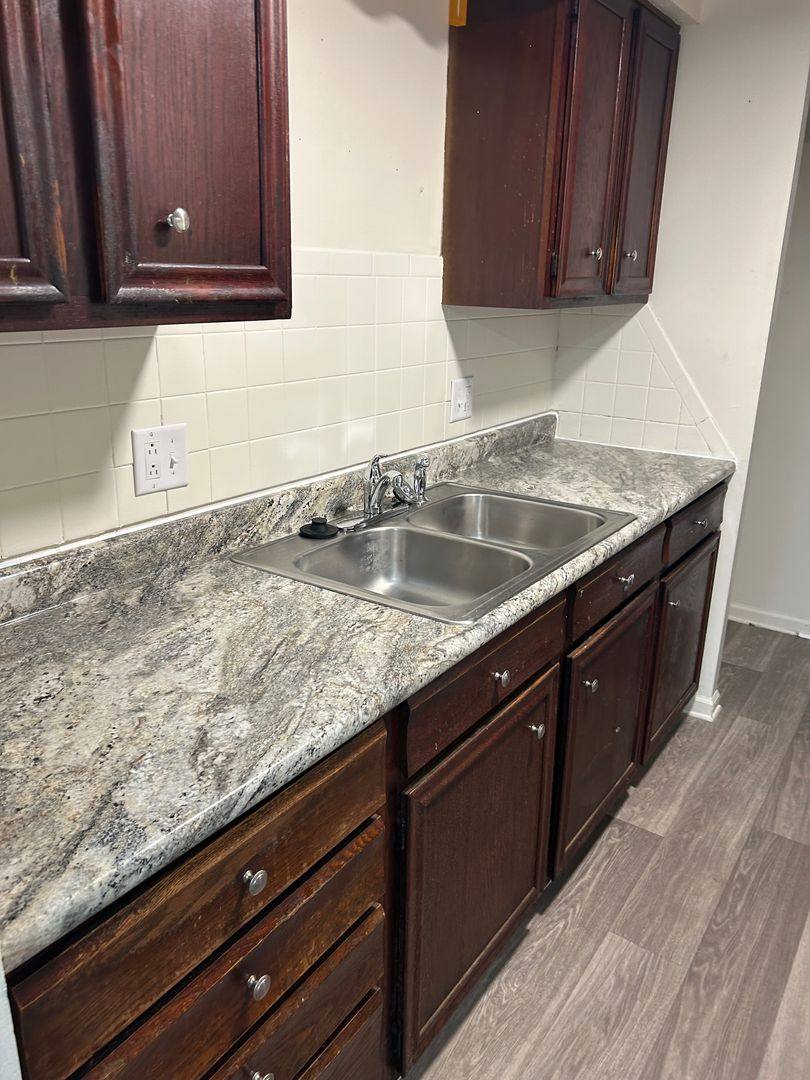 Apartment for rent at 1866 Cedar Hill Rd, Lancaster, OH 43130