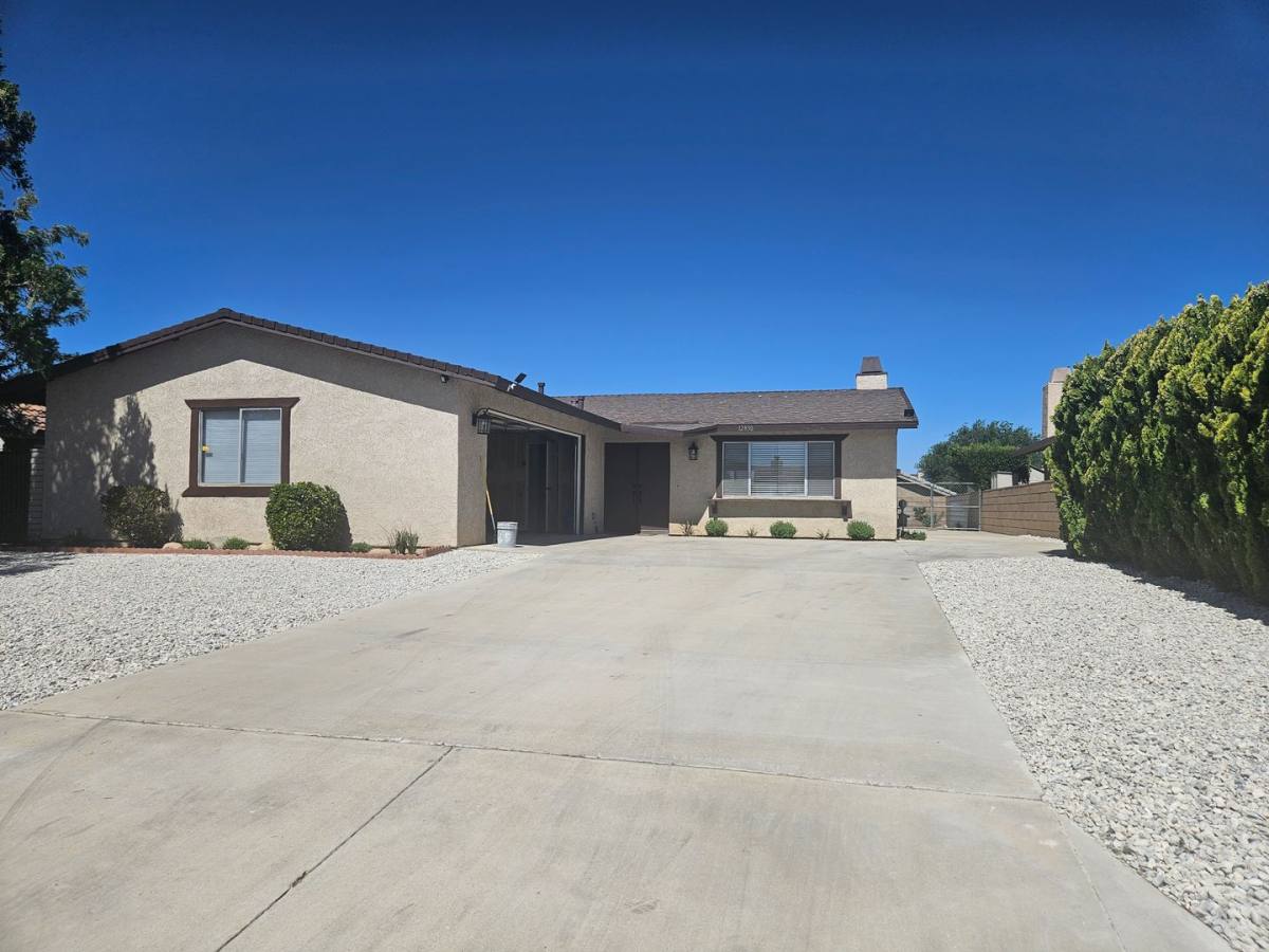 House for rent at 12830 Briarcliff Dr, Victorville, CA 92395
