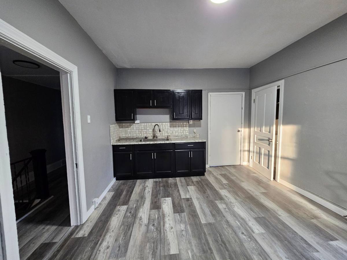 Apartment for rent at 1938 Lithgow Ave, Pittsburgh, PA 15212