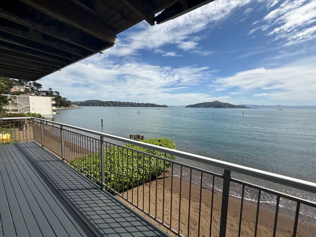 Apartment for rent at 201 Valley St, Sausalito, CA 94965