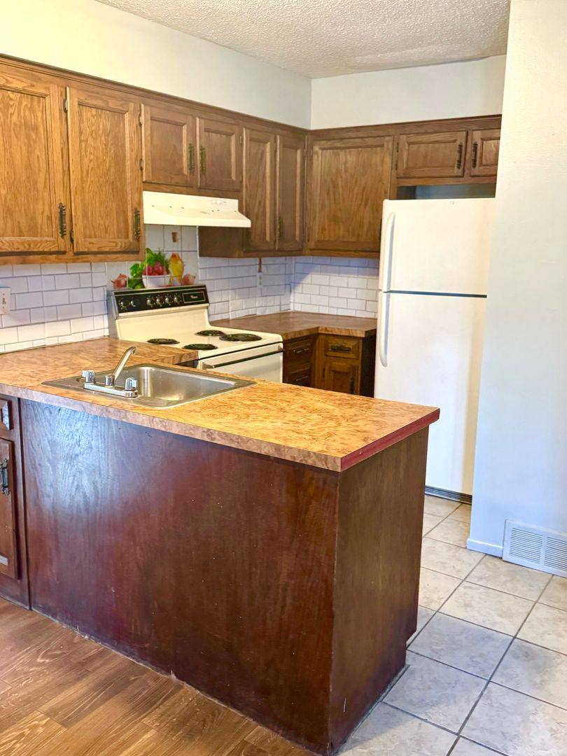 Apartment for rent at 8622 Lane Ave, Kansas City, MO 64138