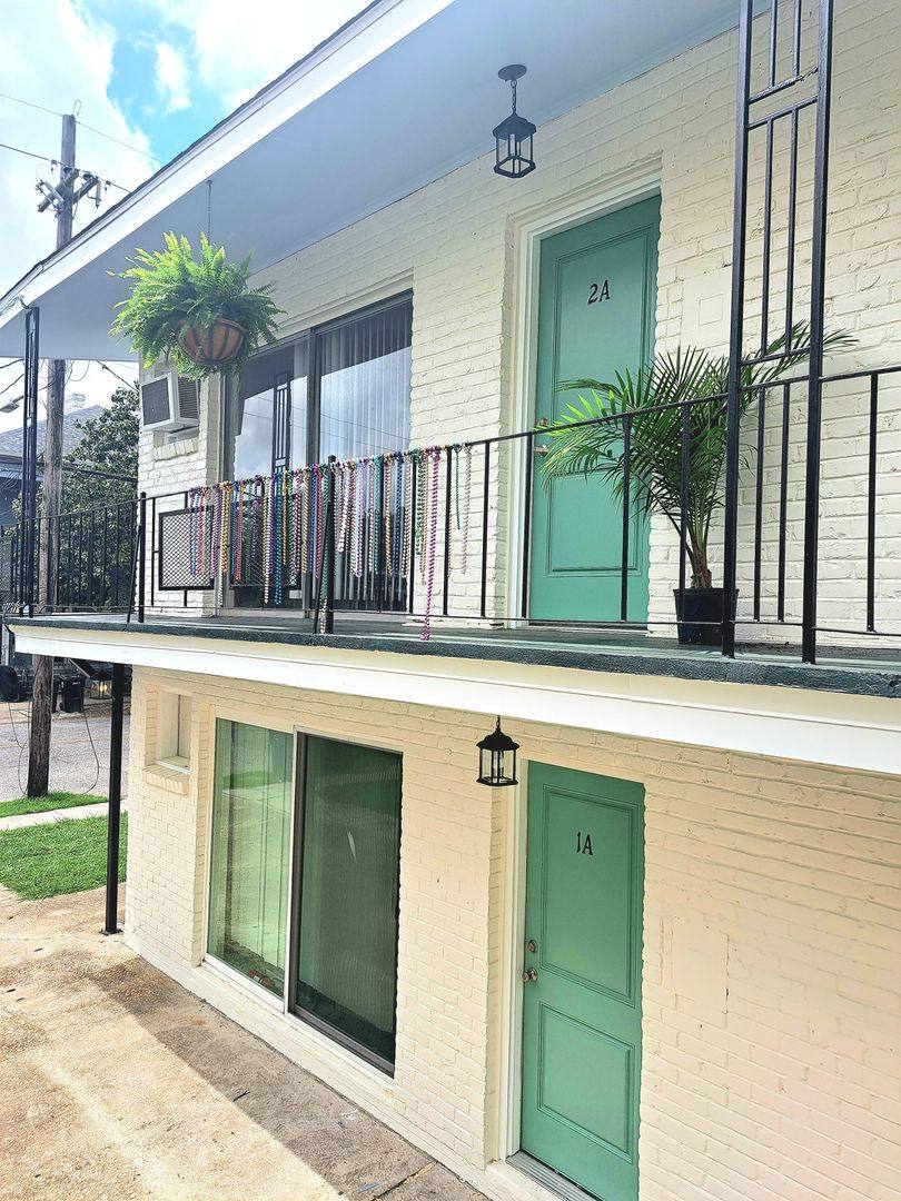 Apartment for rent at 3921 Prytania, New Orleans, LA 70115