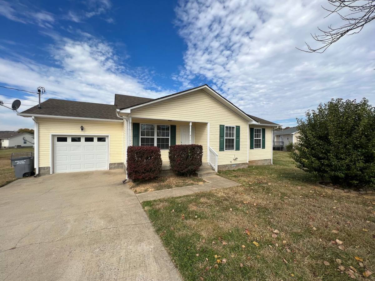 House for rent at 319 Chesire Way, Oak Grove, KY 42262