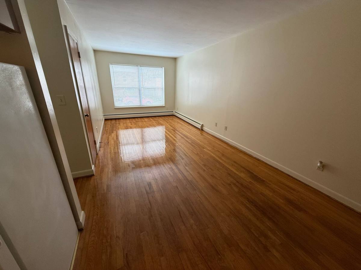 Apartment for rent at 410 Prospect Ave, Hartford, CT 06105