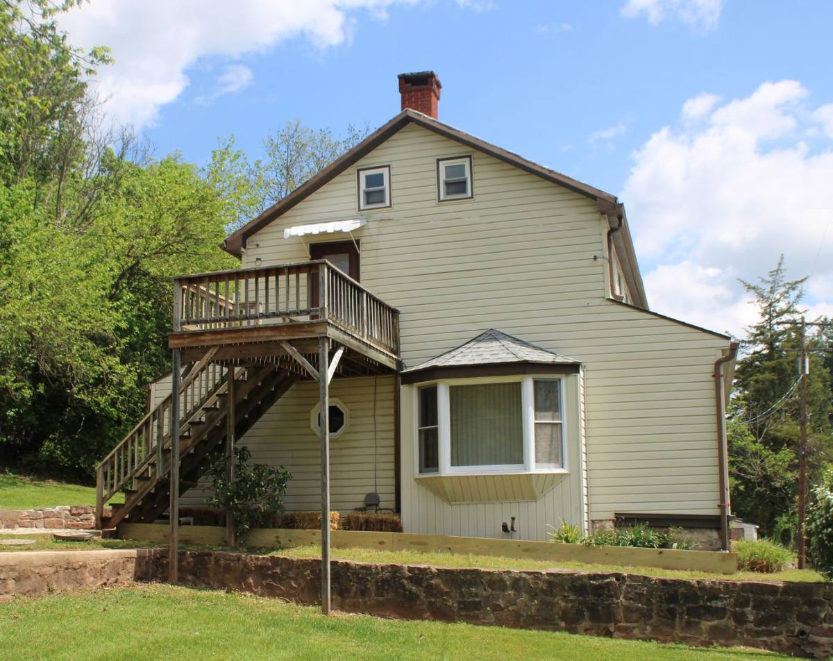 House for rent at 5271 Nursery Rd, Dover, PA 17315