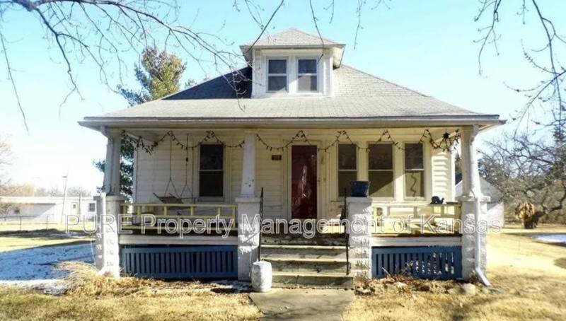 House for rent at 404 Cedar St, Overbrook, KS 66524