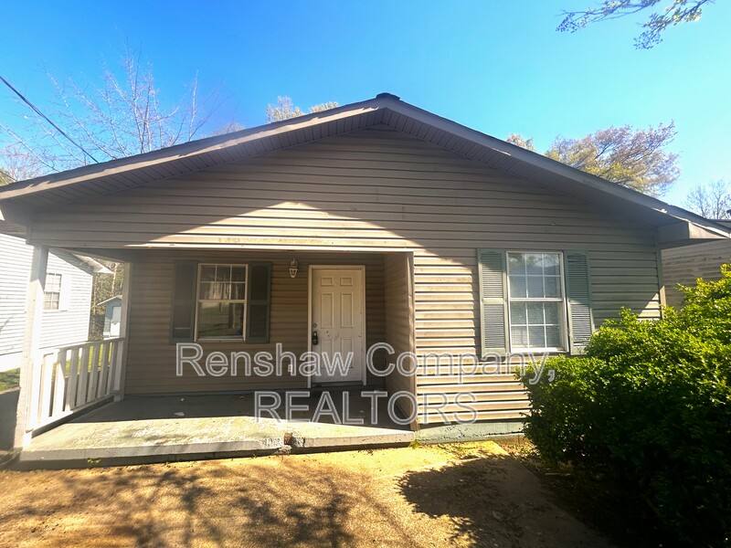 House for rent at 318 Lincoln St, Jackson, TN 38301
