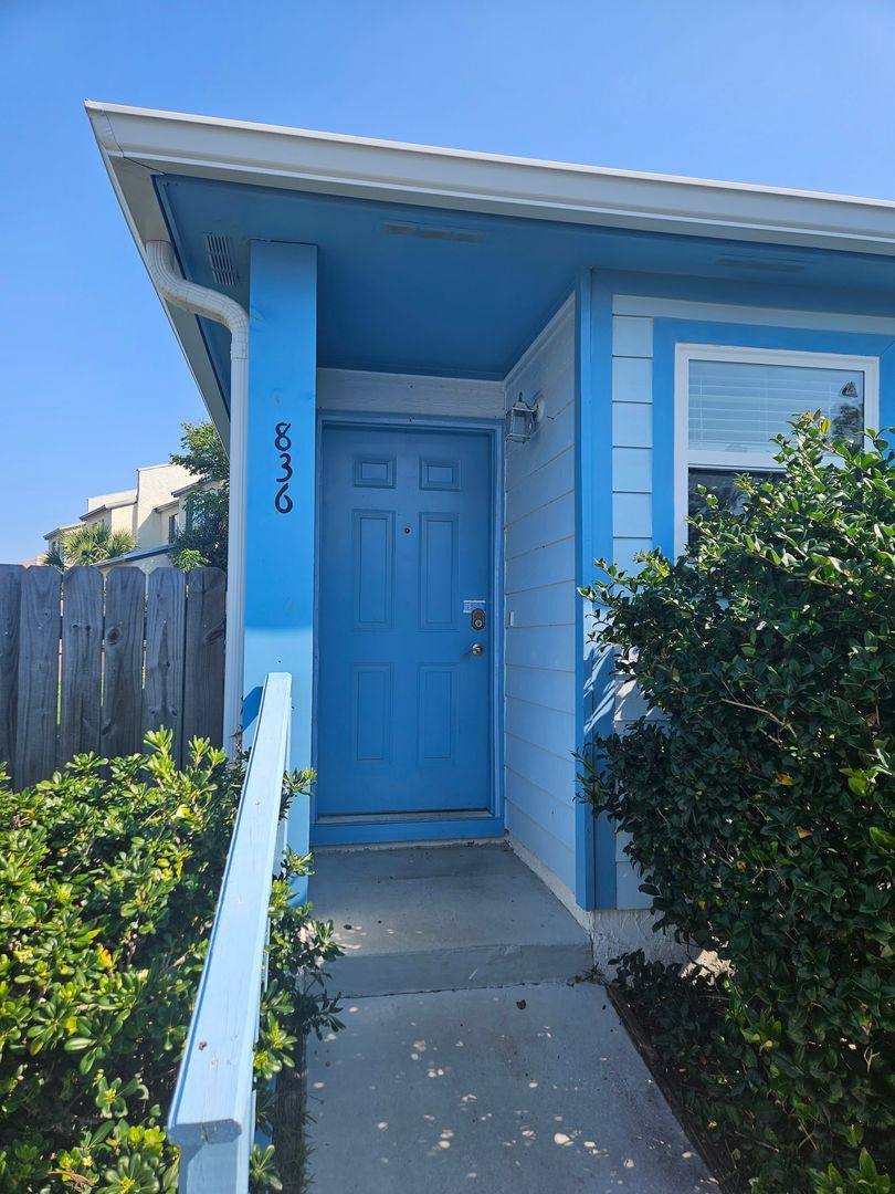 Apartment for rent at 836 Premier Dr, Panama City, FL 32401