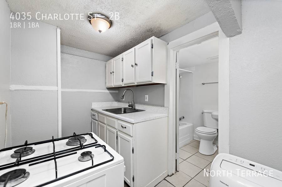 Apartment for rent at 4035 Charlotte St #2B, Kansas City, MO 64110
