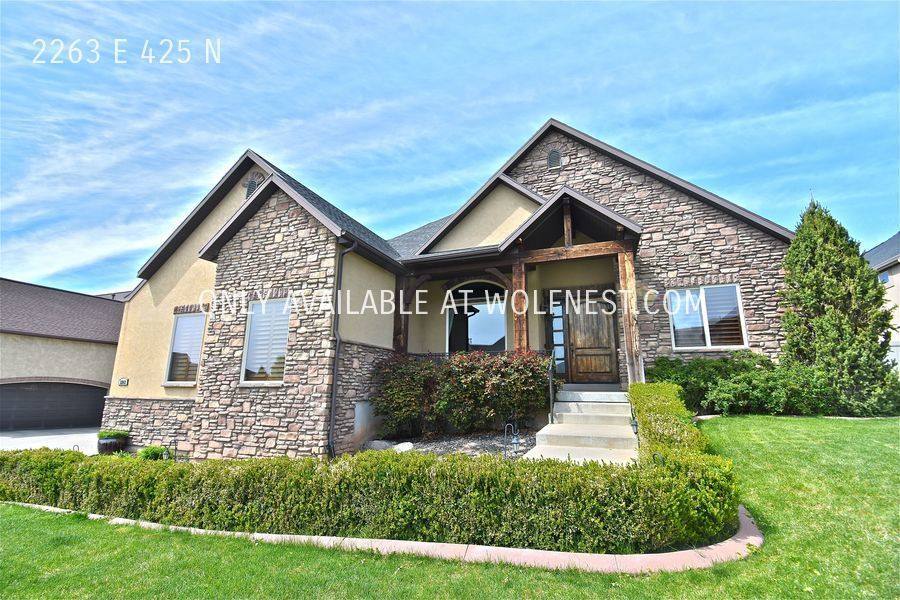 House for rent at 2263 E 425 N, Layton, UT 84040