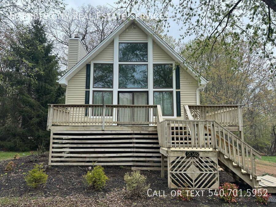 House for rent at 2042 Hawksbill Rd, McGaheysville, VA 22840