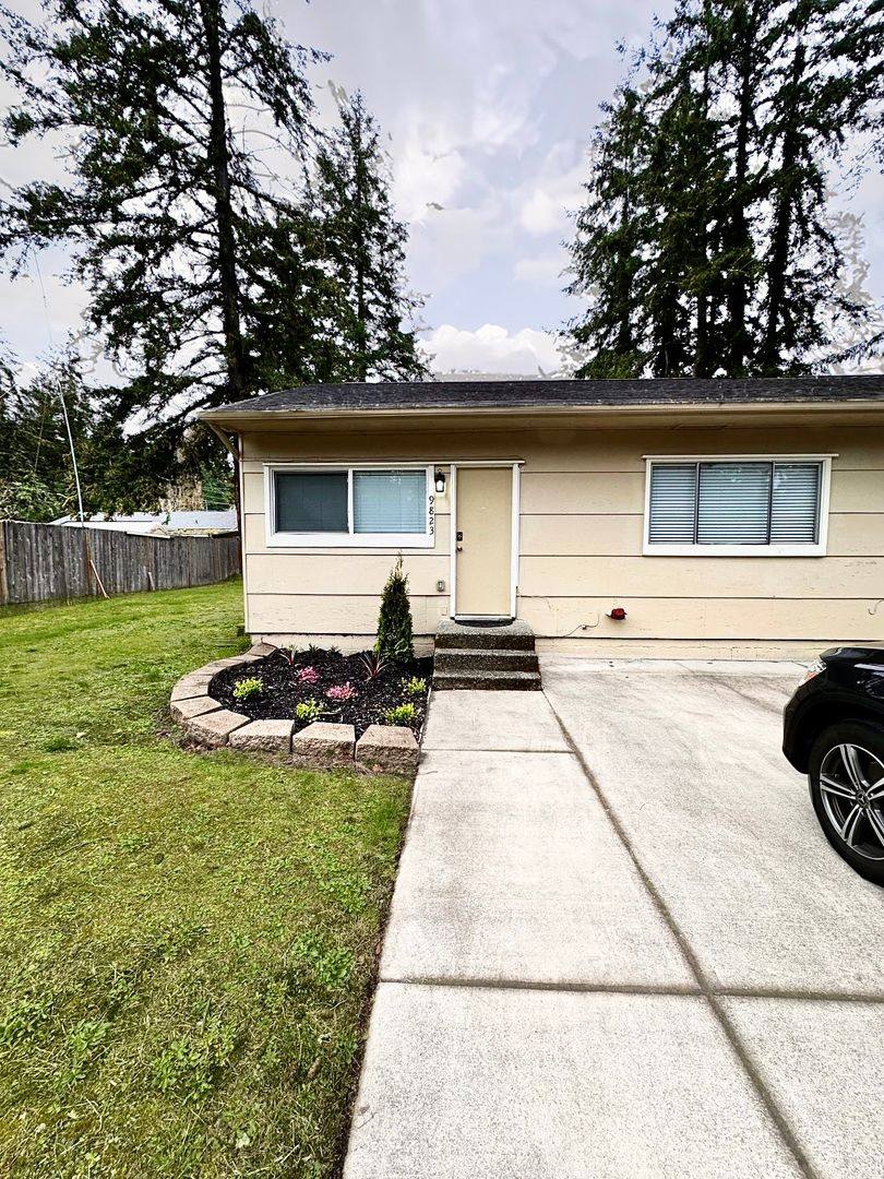 Apartment for rent at 9823 Northgate Rd SW, Lakewood, WA 98498