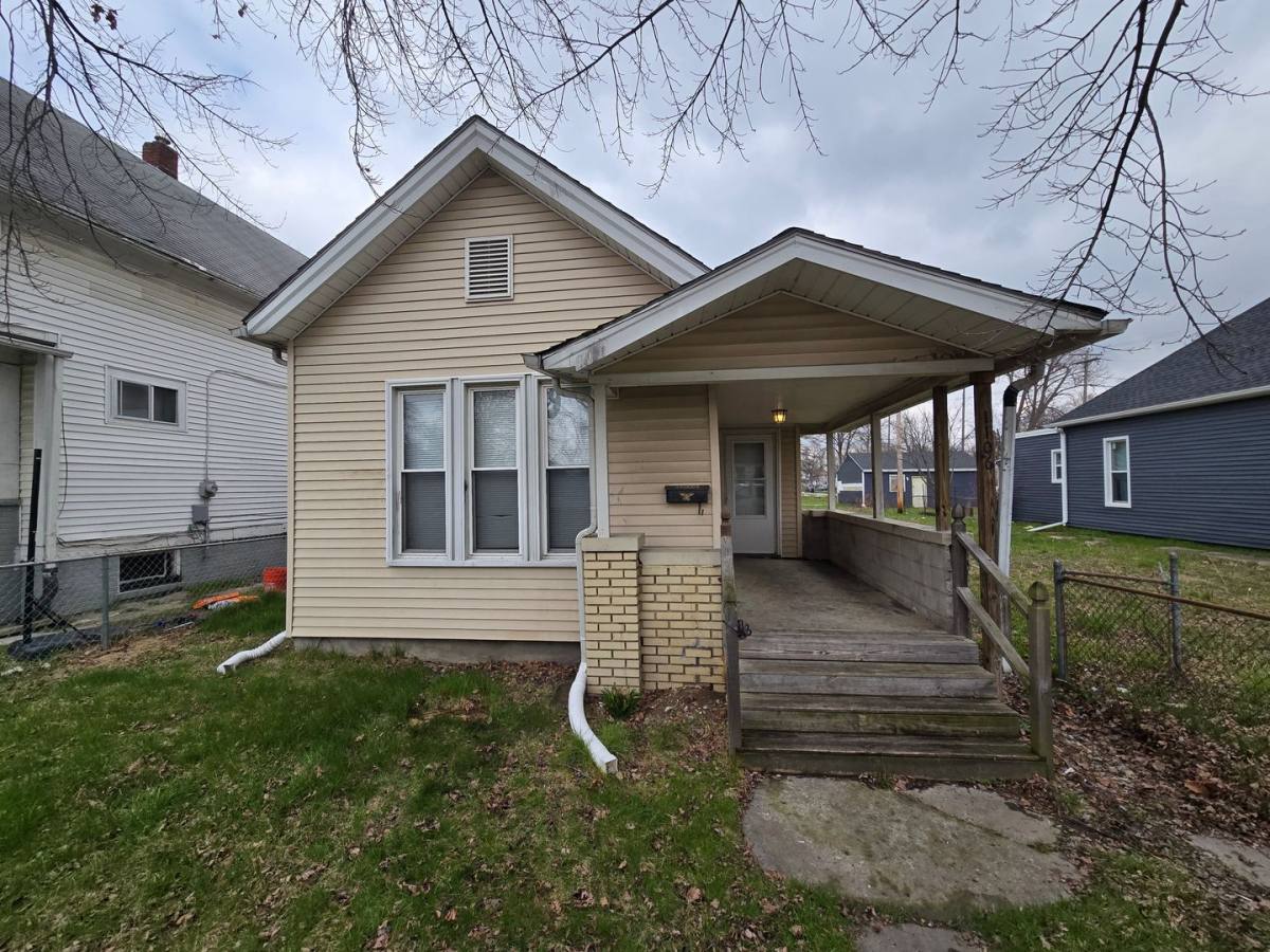 House for rent at 1106 Harding Dr, Toledo, OH 43609