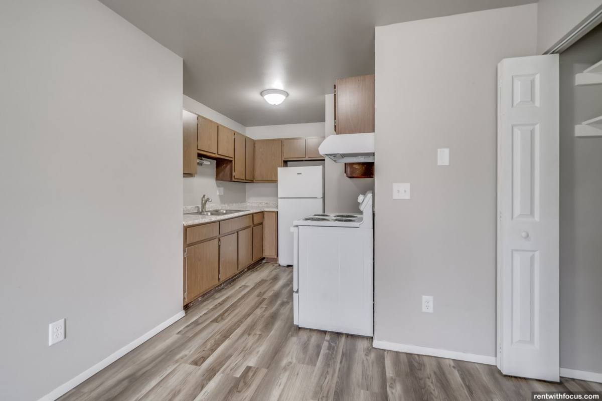 Apartment for rent at 560 W Linwood Ave, Oshkosh, WI 54901