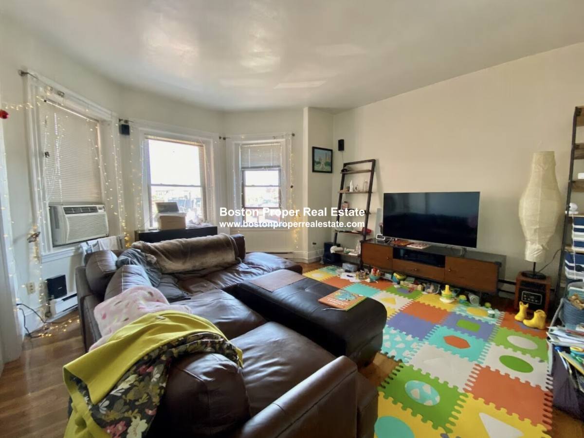 Apartment for rent at 18 Alton Place #5, Brookline, MA 02446