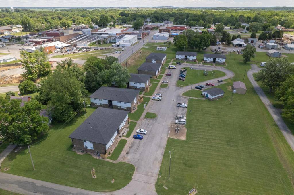 Apartment for rent at 400 N Kelsey St #B1, Sturgis, KY 42459